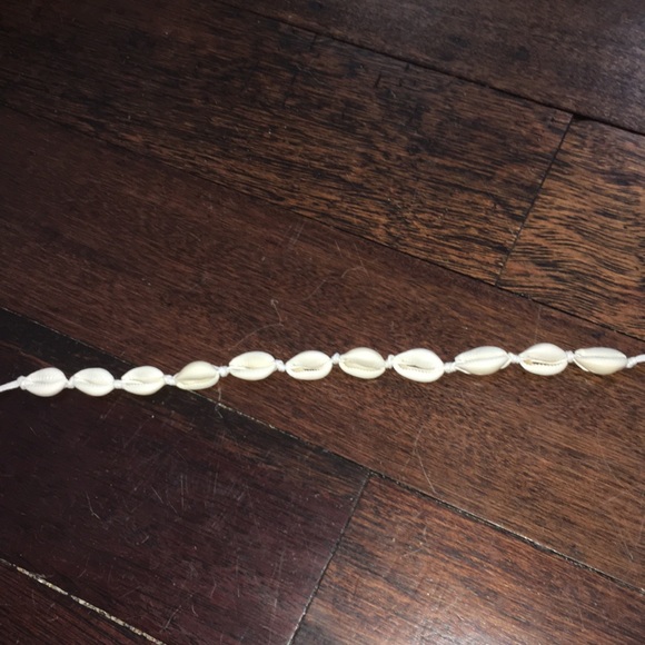 Pula shell necklace - Picture 2 of 4